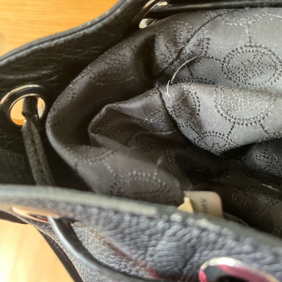 Michael Michael Kors Large Jules Black Bucket Bag - Picture 11 of 16